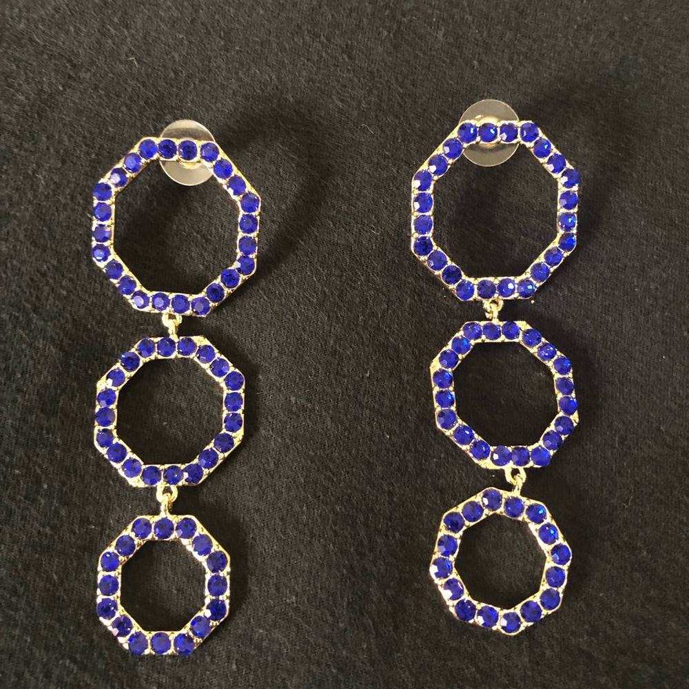 Blue crystal dangle earrings